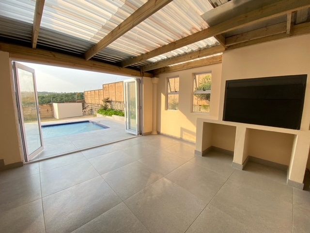 5 Bedroom Property for Sale in Nahoon Valley Park Eastern Cape